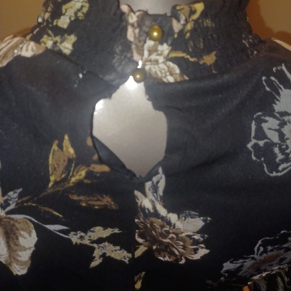 Ophelia Roe Size Medium Floral Tunic - Picture 4 of 6